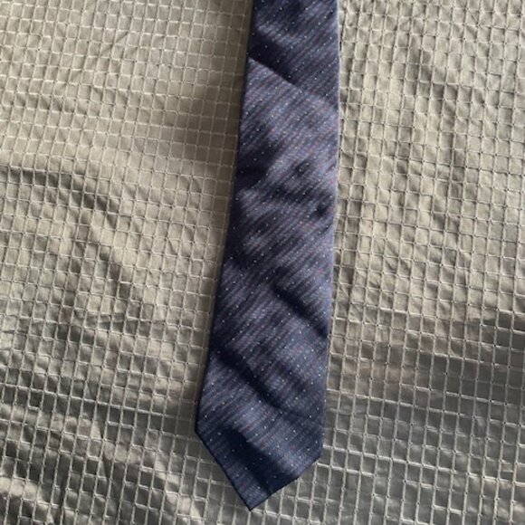 Yves Saint Laurent tie - Picture 1 of 4